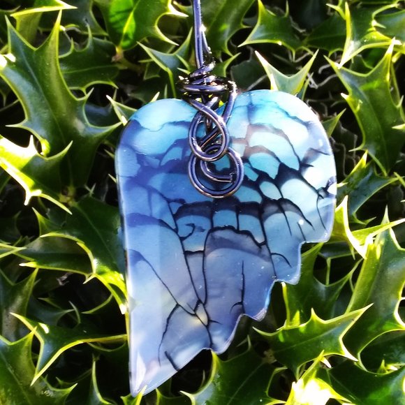 NatureLoversJewelry Jewelry - Blue + Black Edgy Serrated Agate Heart Pendant